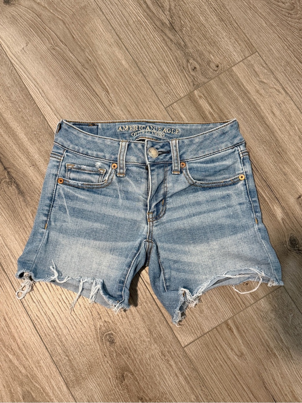 American Eagle Outfitters Faded Blue Frayed Hem Denim Shorts